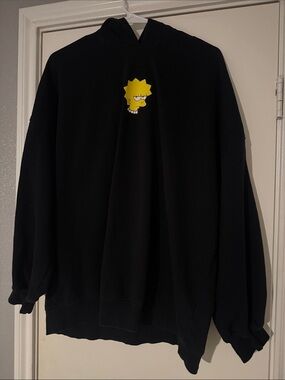 Black Oversized Hoodie Sweater with Lisa Simpson Graphic
